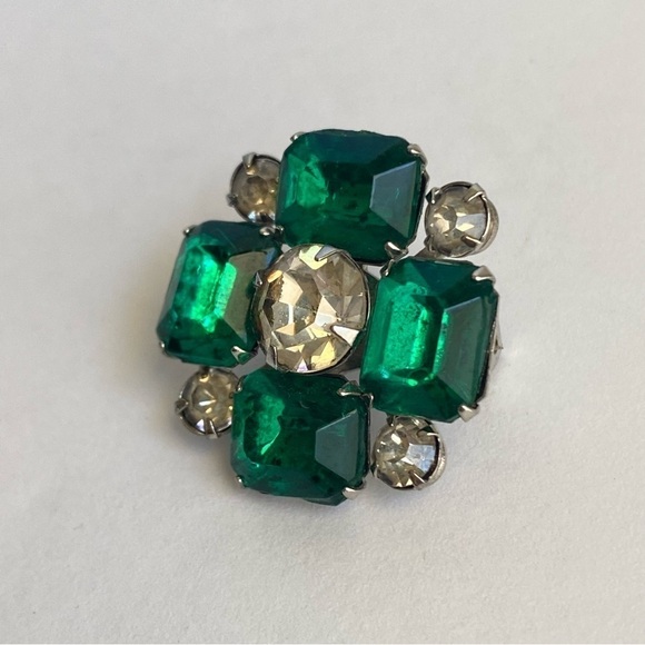Vintage 50s Emerald Green Rhinestone Brooch Silver Tone Setting Pin Art Deco - Picture 4 of 6